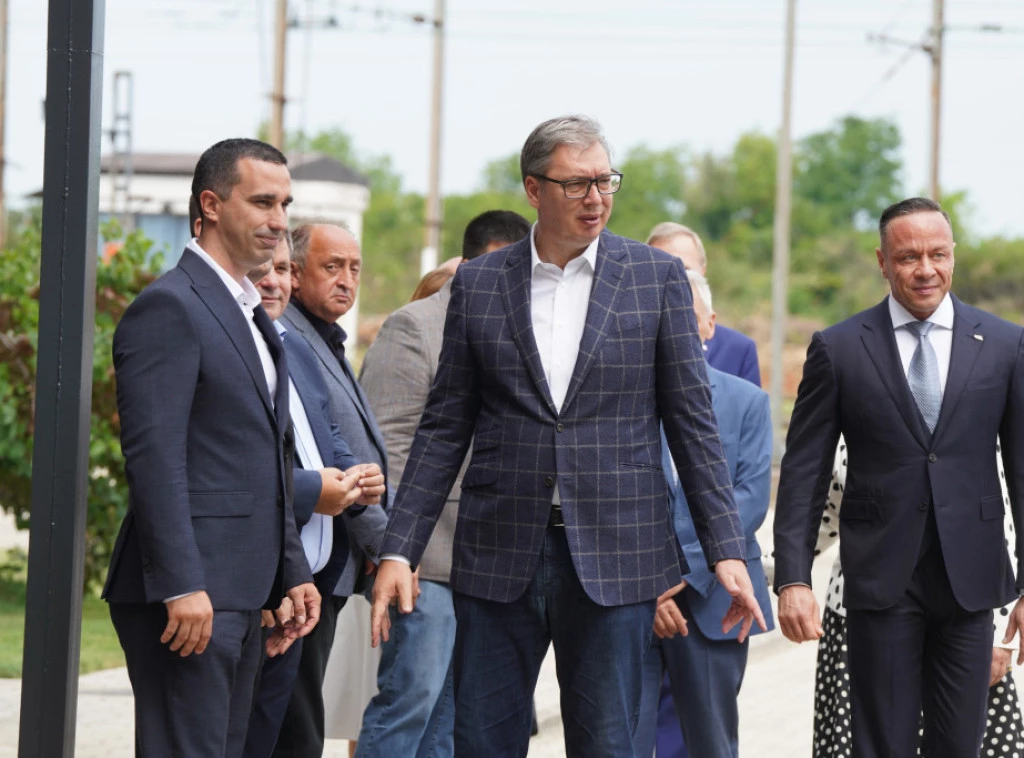 Vučić: Jedinstveni dipsečerski centar za veću sigrunost upravljanja vozovima u Srbiji