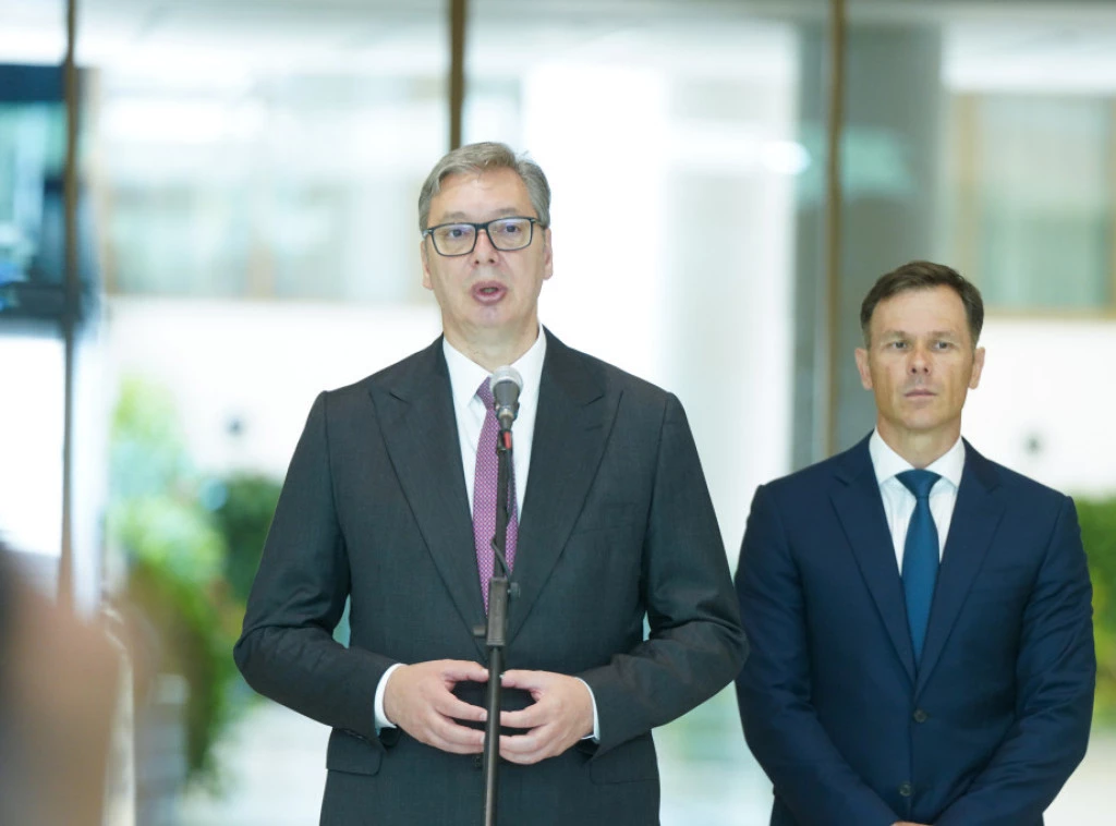 Vučić i Mali obišli Ekspo gradilište u Surčinu