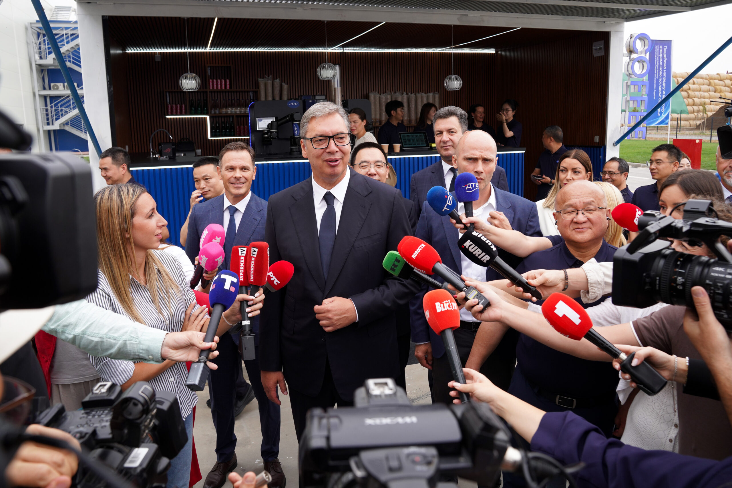 Vučić: Za 15 dana predstavićemo prve robote koji koriste oružje