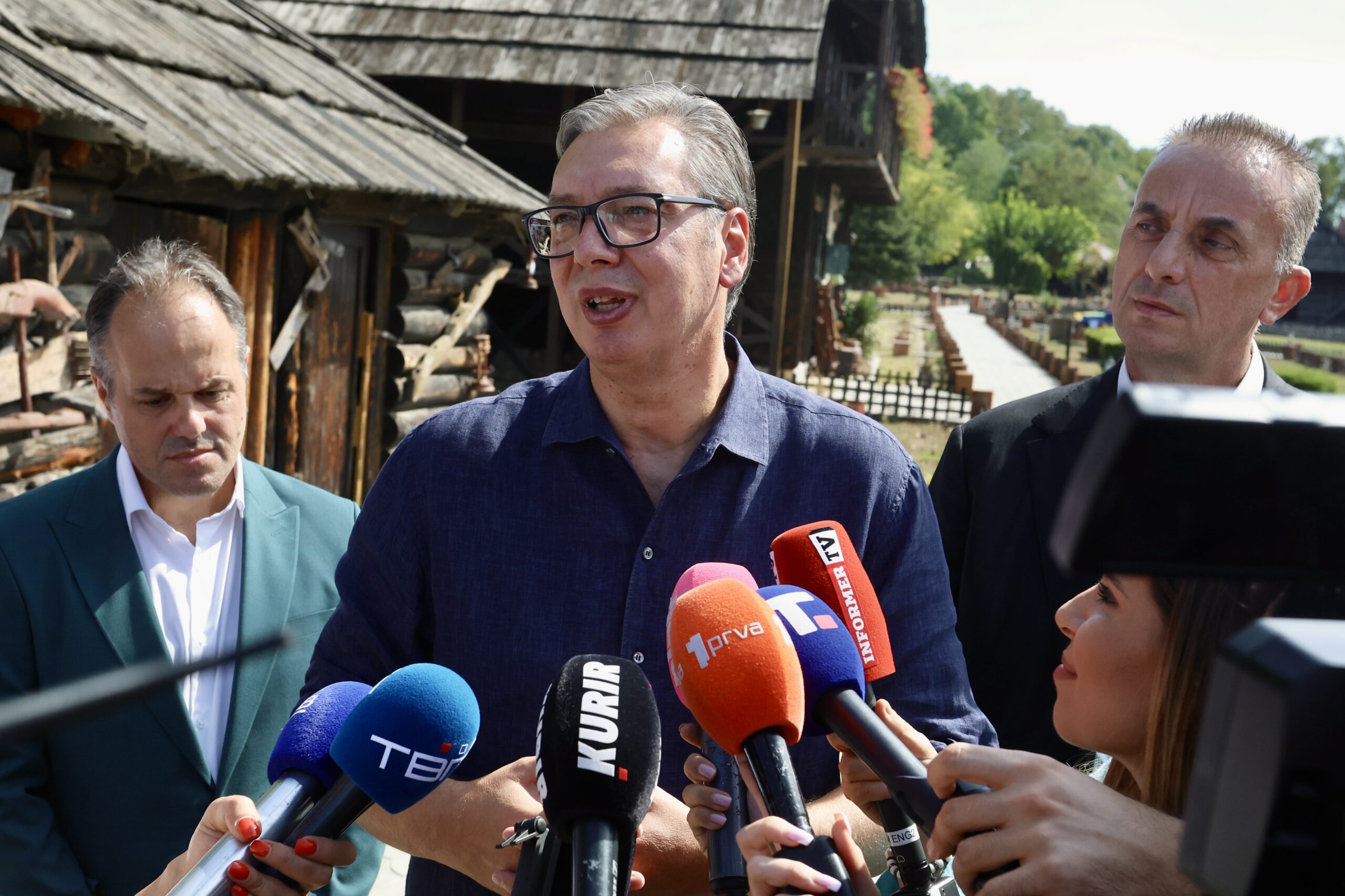 Vučić: Molim vas da se najsnažnije borite za to da Srbija nastavi putem u budućnost